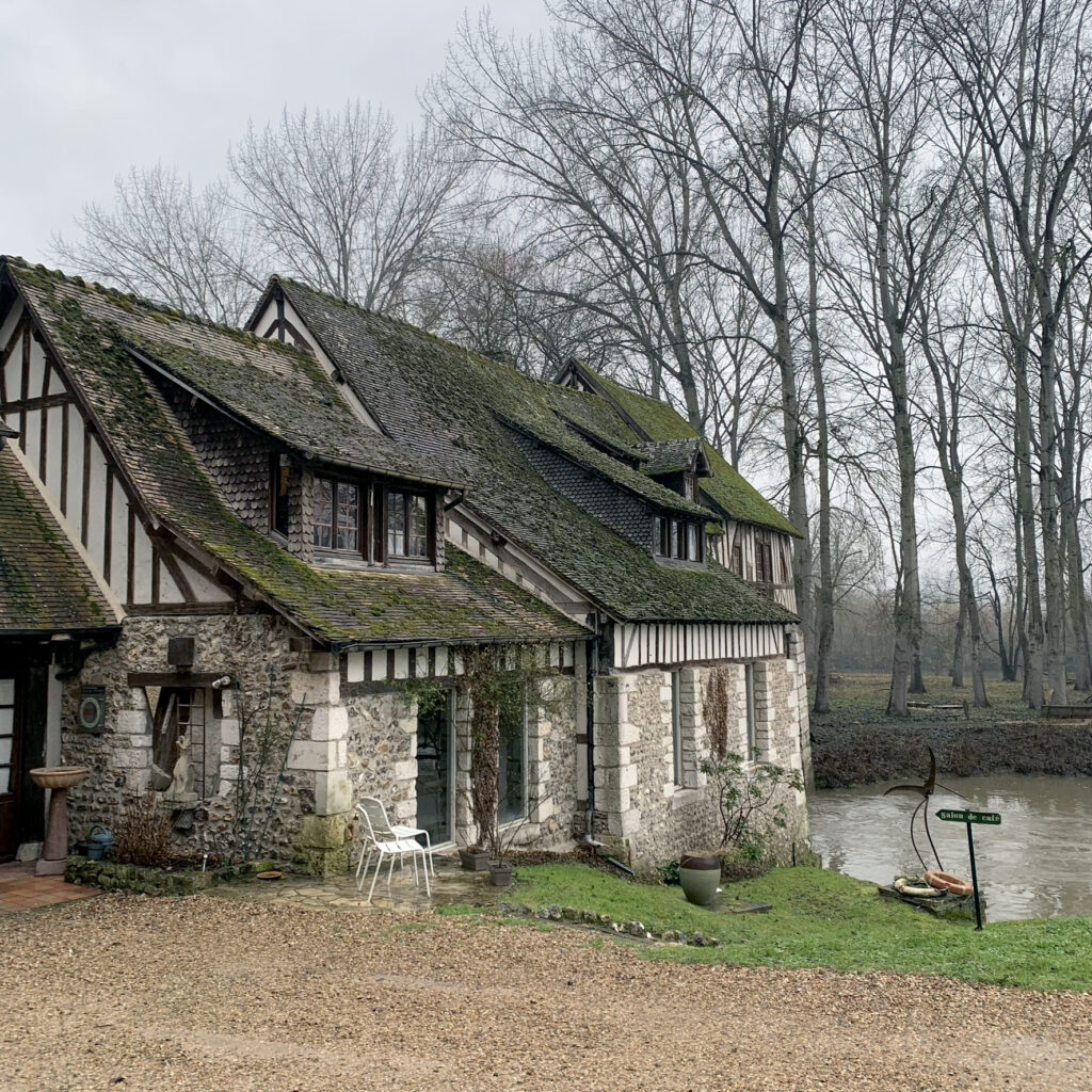 Moulin d'Andé, bâtiment du douzième siècle